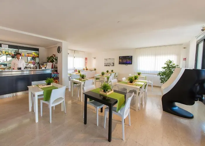 בית הארחה Riviera בארי